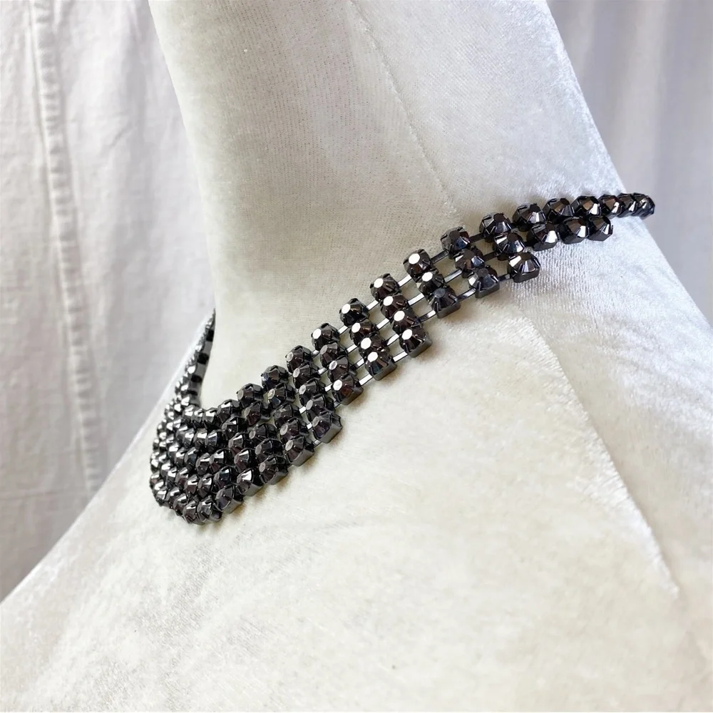 Rhinestone collar choker necklace
